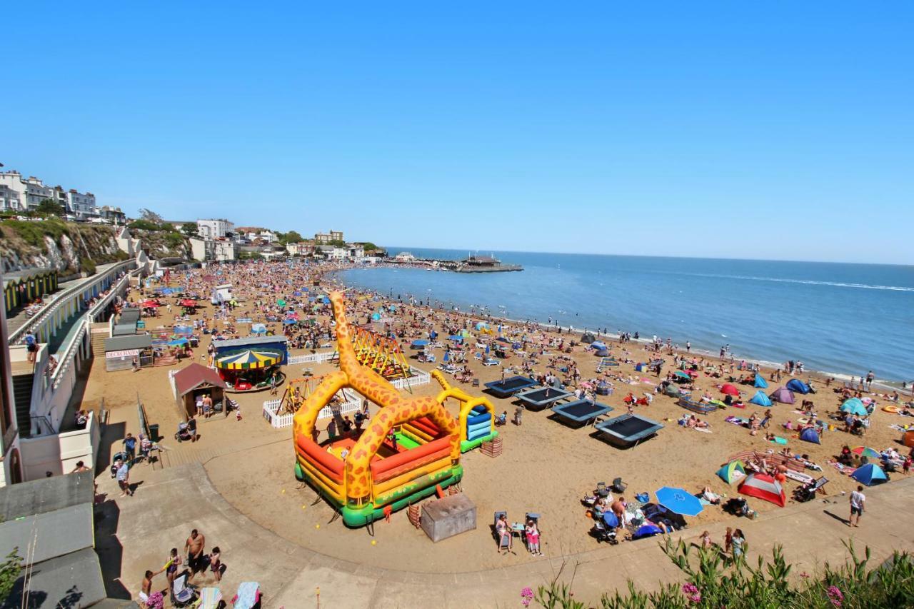 Ocean Outlook - Broadstairs Best! Exterior photo